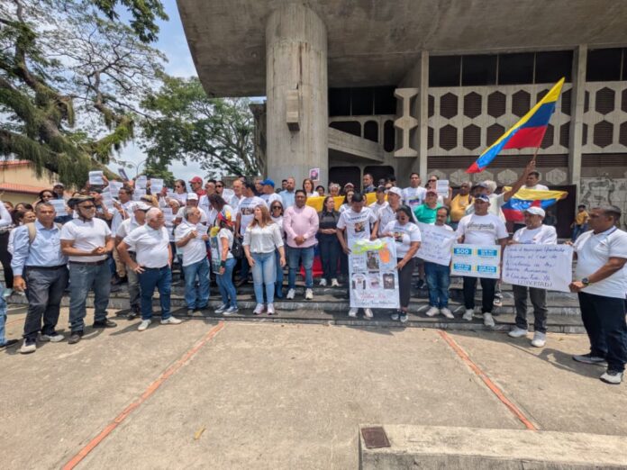Durante la actividad, Dignora Hernández, dirigente nacional de Vente, leyó una proclama en la que reiteró la liberación de todos.