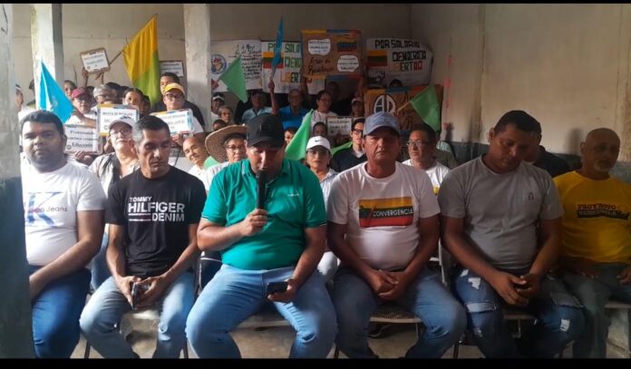 En la actividad leyeron un comunicado en el que denunciaron que el ingreso de los trabajadores y jubilados está pulverizado.