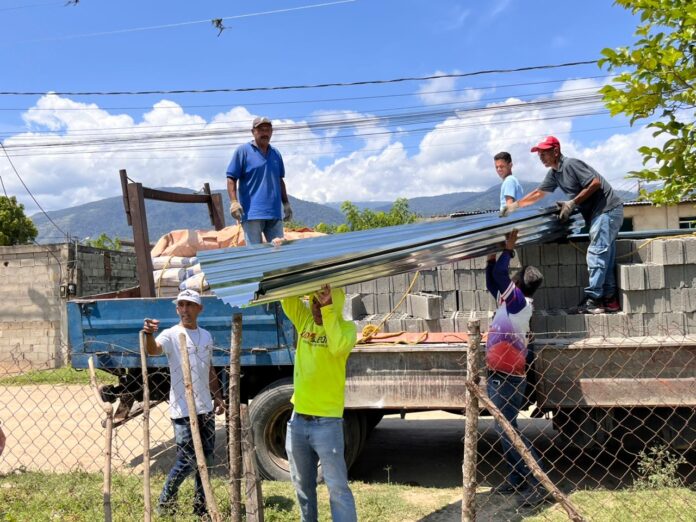 La iniciativa ejecutada a través del Instituto de Hábitat y Vivienda (Ihavey), ya ha permitido abordar a 65 familias en primera etapa