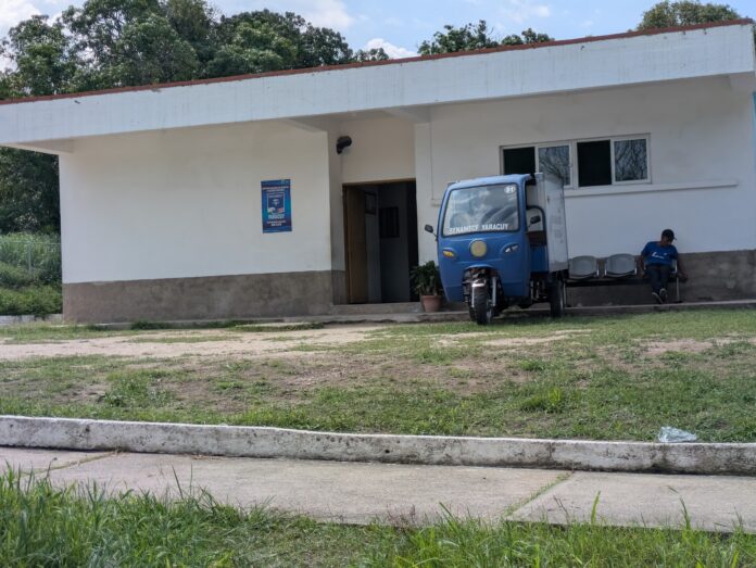 Familiares acudieron a la sede del SENAMECF para reconocer el cuerpo del infortunado