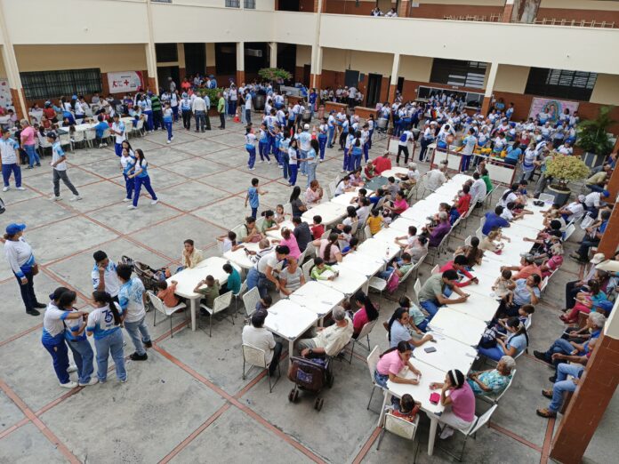 La iniciativa liderada por las Hermanas de la Presentación de María Santísima al Templo fue desarrollada en el patio central de secundaria.