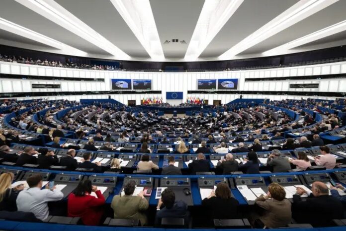 La Eurocámara también cuestionó la aplicación de la ley de amnistía en Venezuela