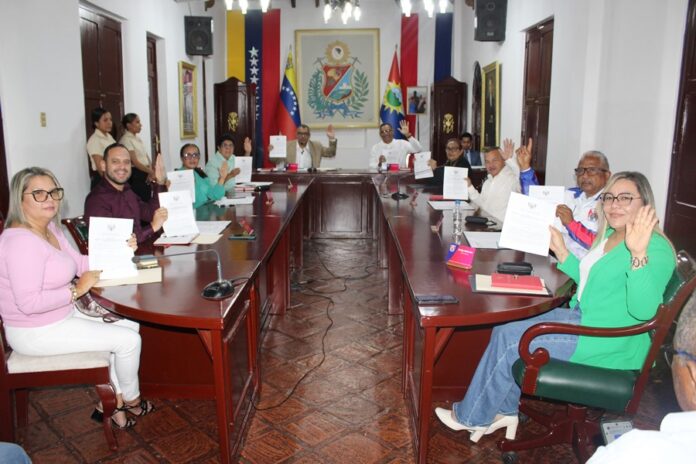 Ocanto manifestó que este acuerdo respalda de manera unánime, contundente e incondicional todas las acciones ejecutadas por la Presidenta encargada Delcy Rodríguez y por la Asamblea Nacional.