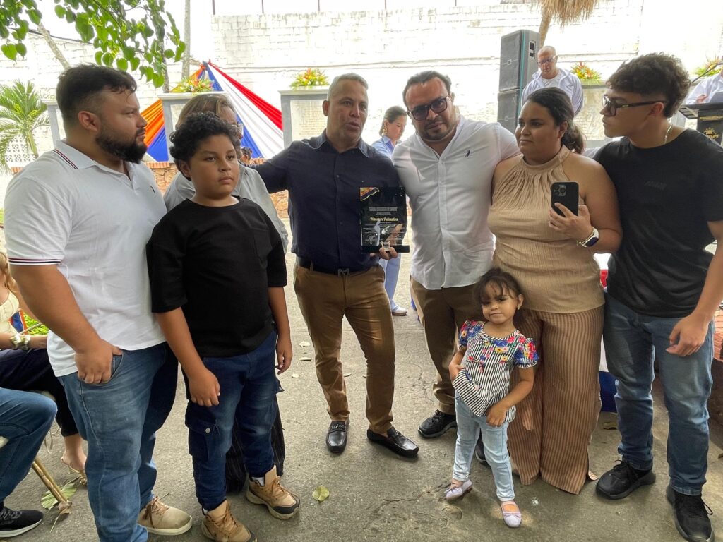 Familiares de Hernán Palacios