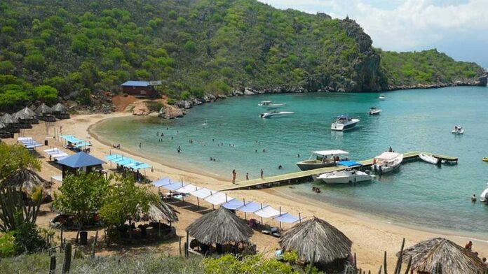 Un mayor crecimiento del sector turístico nacional se ve mermado por una alga carga impositiva