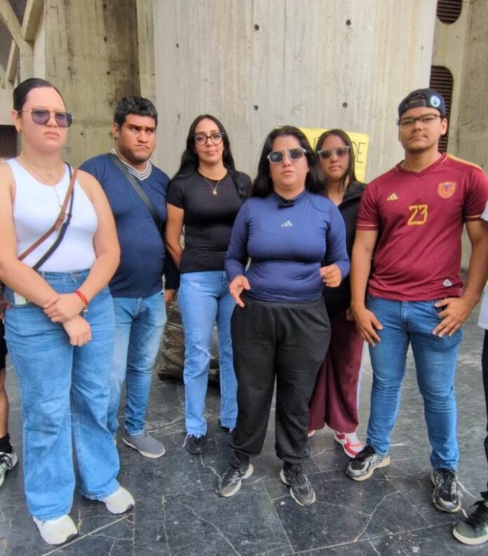 Todo lo recolectado lo han estado distribuyendo a La Guaira, Veroes, Morón y, actualmente, se están preparando para ayudar a los afectados que lleguen a San Felipe.
