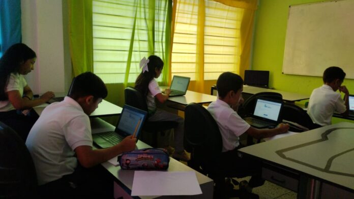 Detallaron que las jornadas se desarrollaron en un ambiente de sana competencia y agruparon cuatro modalidades diseñadas para impulsar el pensamiento lógico y las habilidades comunicativas en diferentes niveles educativos