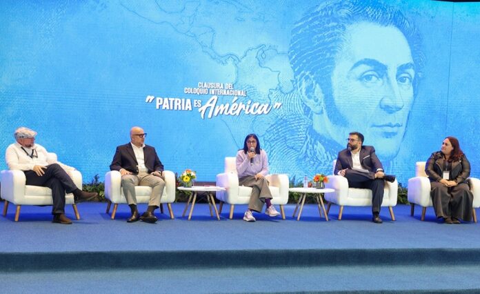 La presidenta encargada clausuró el Coloquio Internacional “Patria es América”, con motivo de conmemorarse el Congreso Anfictiónico de Panamá