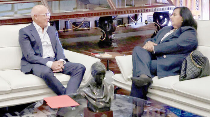 En la primera reunión acordaron instalar una mesa técnica de carácter político que permita definir una agenda de trabajo
