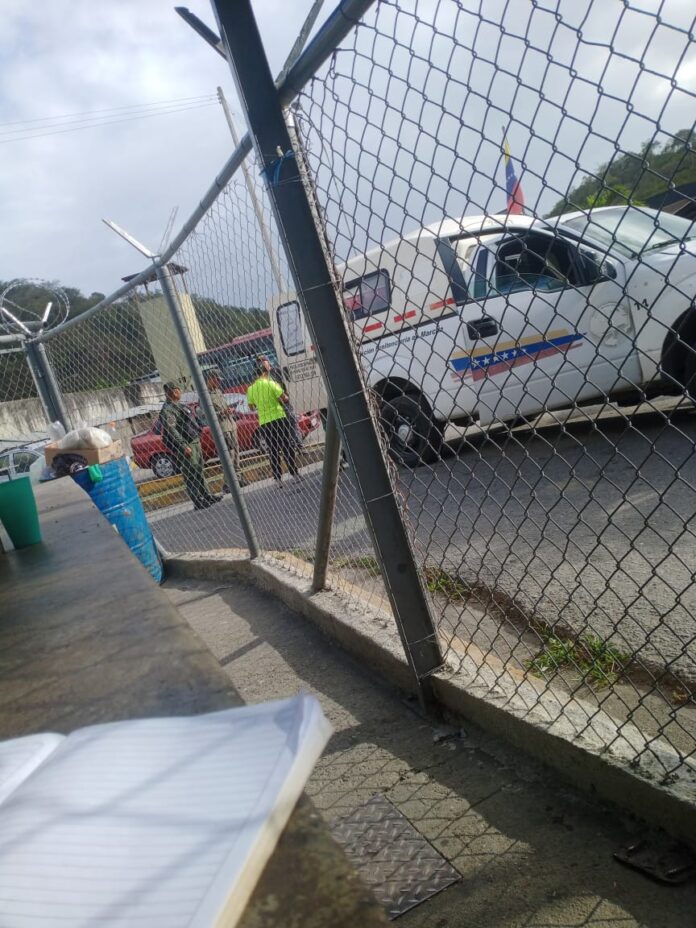 Fue trasladado al Hospital Vargas en una ambulancia