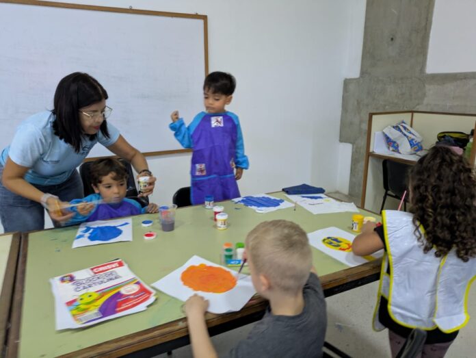 Juan Carlos Martínez, director del Mucaf, dijo que este plan cuenta con más de 10 talleres de formación en las artes plásticas, dictado por especialistas en cada una de las áreas.