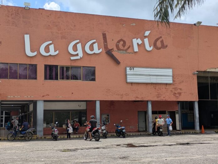 Este icónico espacio sanfelipeño en el que convergen diferentes locales comerciales, médicos y hasta instituciones del Estado muestra su peor rostro.