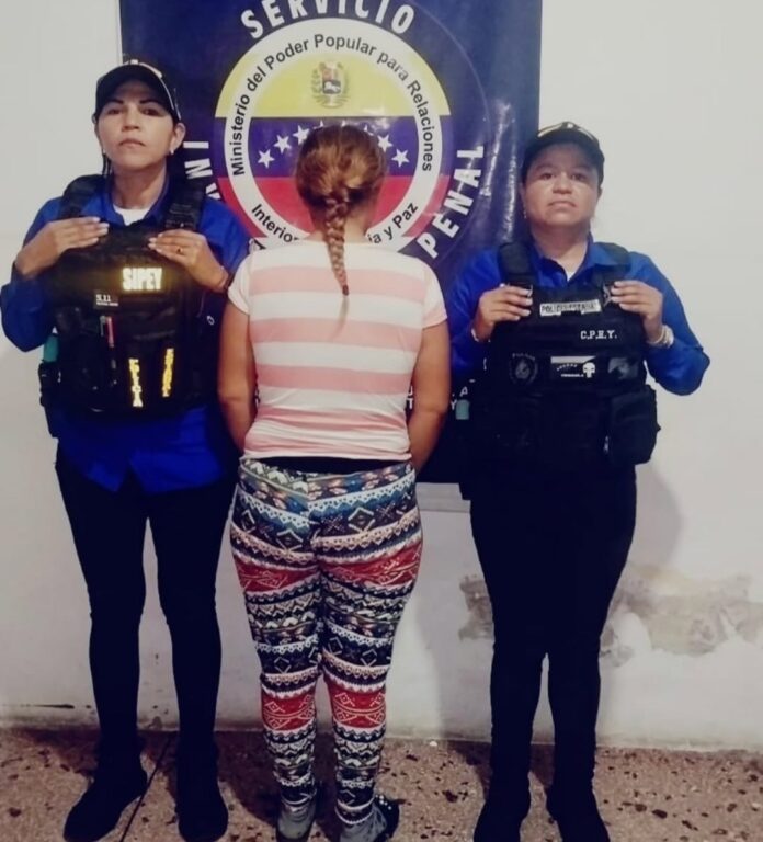 Aprehendida dias después de haber dado a luz, la misma fue denunciada cuando pretendía abandonar al niño