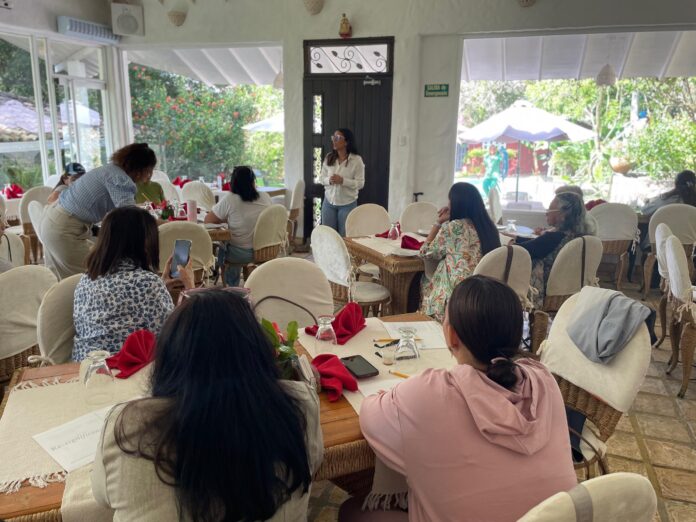 El evento “Resignificando” contó con un nutrido grupo de participantes