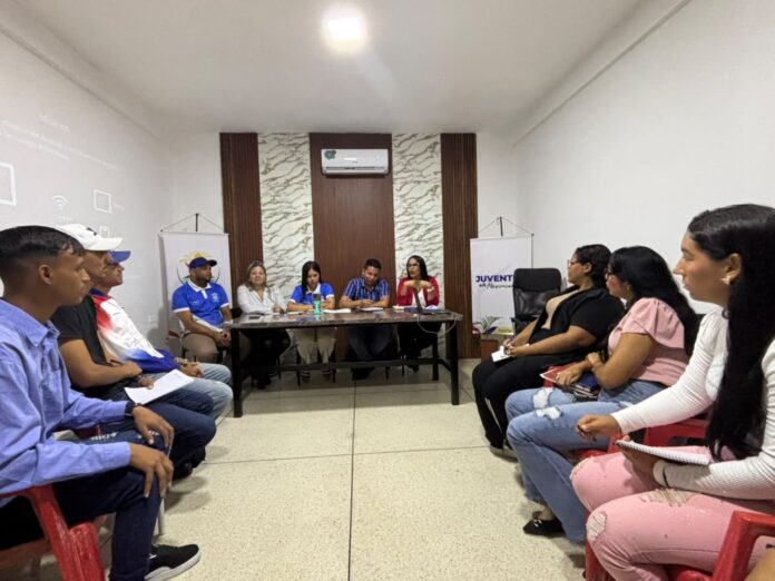 Alvarado enfatizó la necesidad de unificar esfuerzos interinstitucionales para optimizar el despliegue en las comunidades.