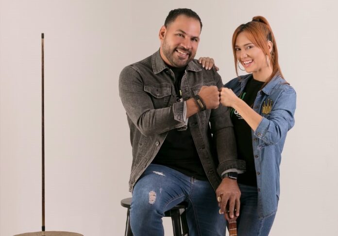 Edward Velásquez y Francis Bertoncello son los locutores y conductores del espacio