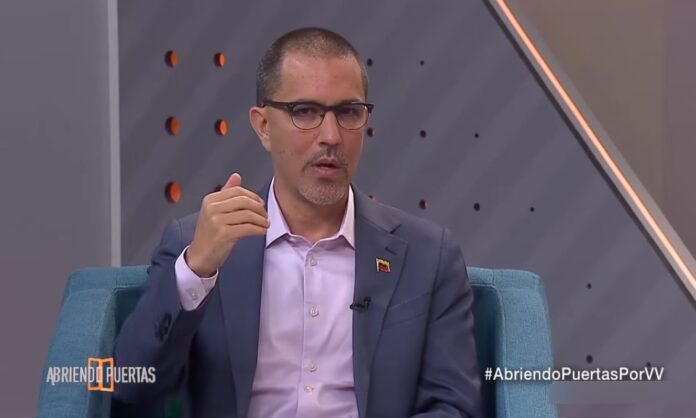 Arreaza también sostuvo que la delegación opositora no presentó esta solicitud durante las primeras conversaciones