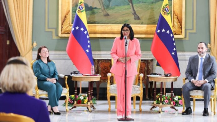 La presidenta Delcy Rodríguez indicó que los contratos se firman con las compañías Brittish Petroleum, XRG (de Emiratos Árabes Unidos) y UCC (con base en Catar)