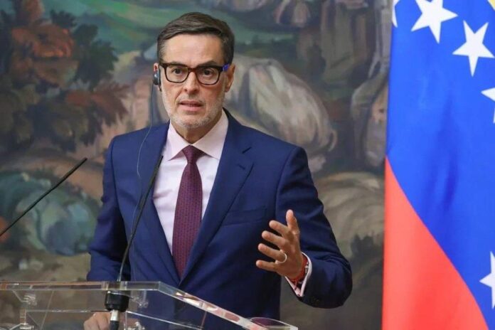 El ministro para Relaciones Exteriores y Comercio Internacional Félix Plasencia informó que sostuvo una conversación telefónica con su homólogo brasileño Mauro Vieira