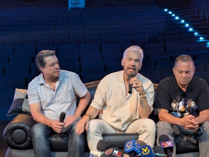 El elenco está integrado por primerísimos actores: Karl Hoffmann, Miguel De León, Henry Soto y Rolando Padilla.