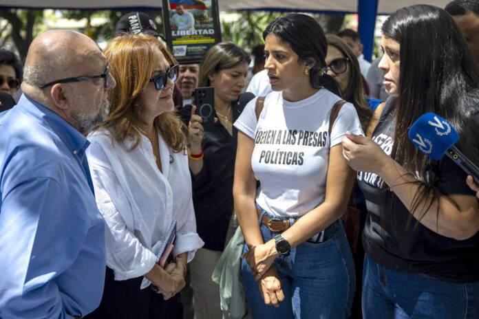 La funcionaria explicó que algunas situaciones requieren coordinación con otras instituciones para avanzar en las gestiones correspondientes