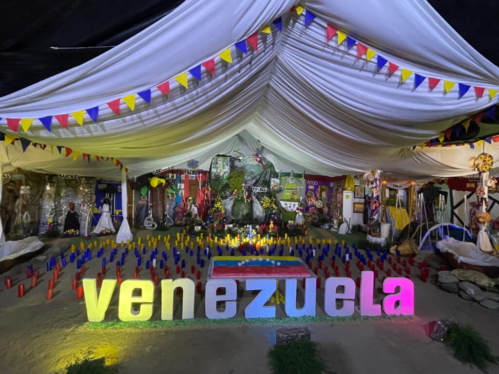 Altar dedicado a todos los estados de Venezuela