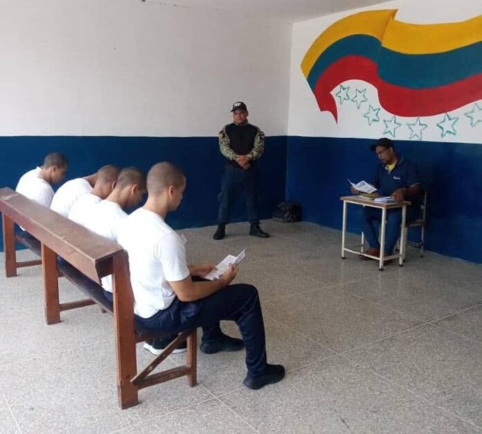La institución fortalece la educación productiva en áreas como refrigeración, construcción, panadería y agricultura